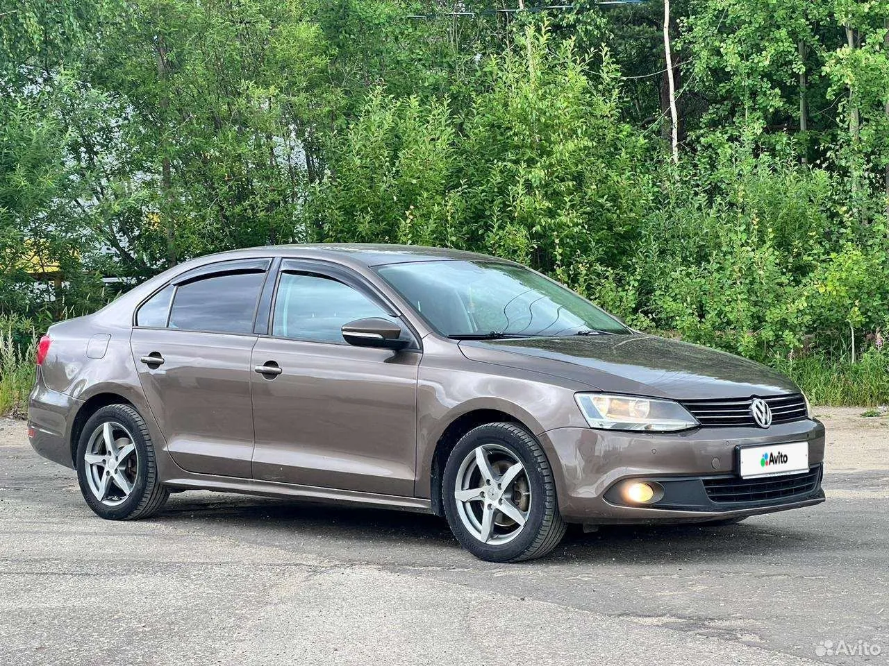 Volkswagen-Jetta-2011