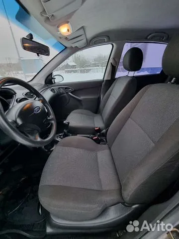 Ford-Focus-2000