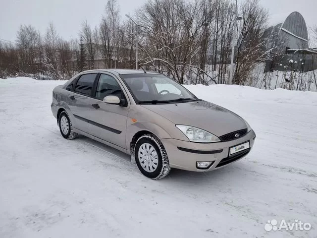 Ford-Focus-2000